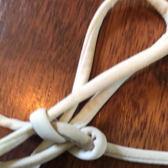 Victoria’s Secret Sz Small bikini top - Picture 5 of 10